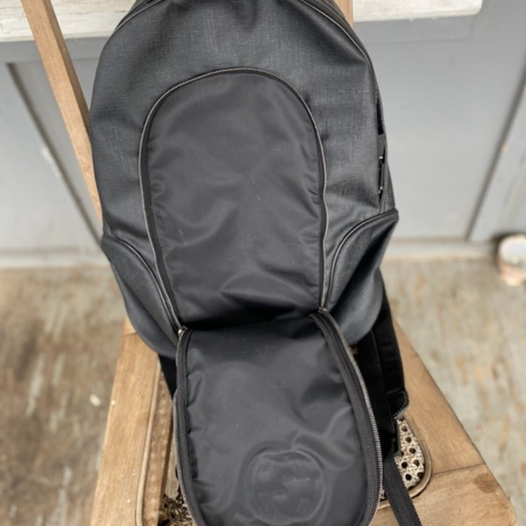 Men's Black Gucci Interlocking Backpack - Picture 4 of 6